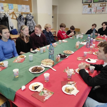 601858302_1323271006271376_5745389906987080629_n